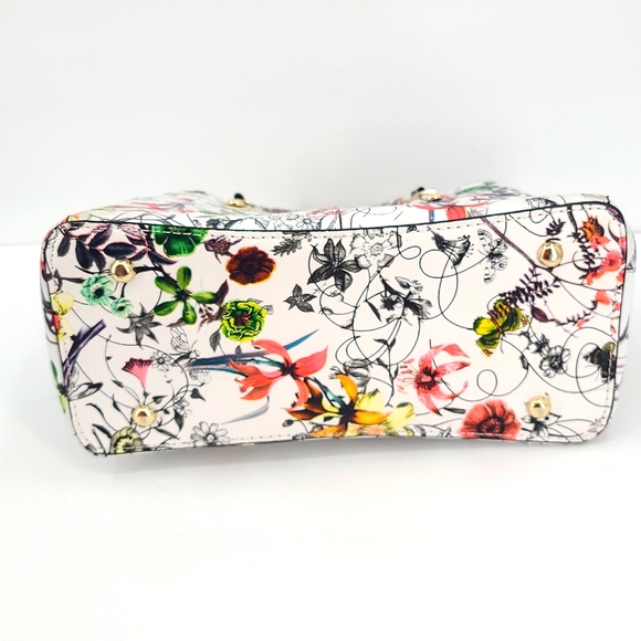 Whitebgreen red floral dragonfly zip up hand bag purse pretty cute - Picture 9 of 9